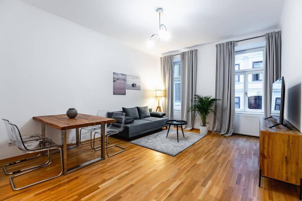 Spacious 3-Room Apt. 15 Min To The City Center ウィーン エクステリア 写真